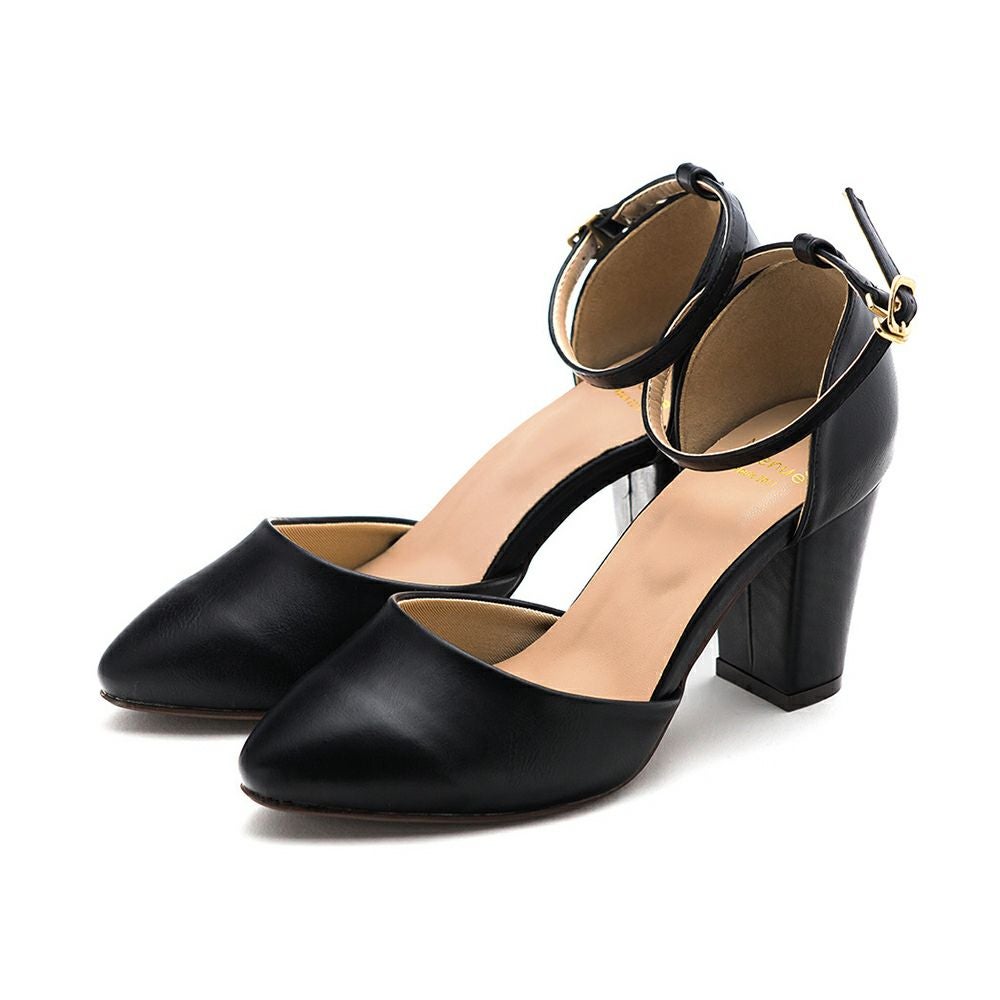 menue（メヌエ） アンクルストラップ付 ポインテッドトゥ 7.5cmヒール