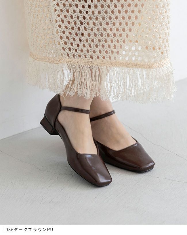 menue (メヌエ) スクエアトゥ ストラップ 変形ヒール パンプス