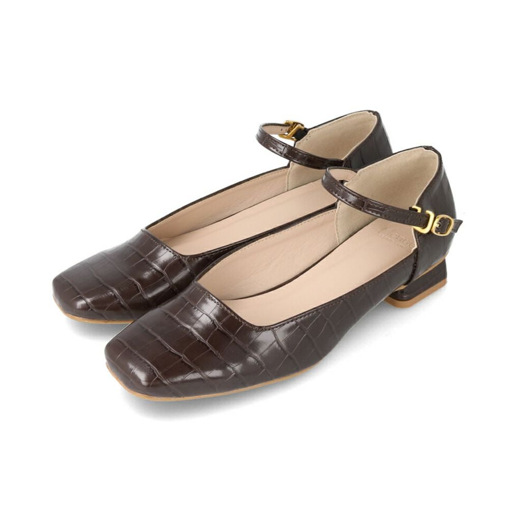 menue (メヌエ) スクエアトゥ ストラップ 変形ヒール パンプス