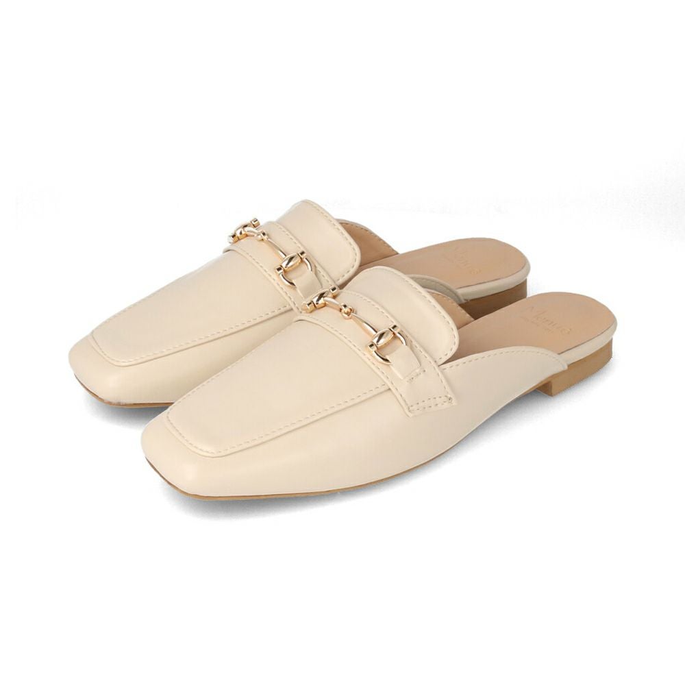 menue (メヌエ) ビット付きスクエアトゥローファーミュール