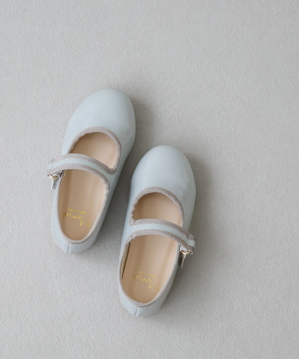 menue (メヌエ) キッズ ラウンドトゥ ストラップシューズ