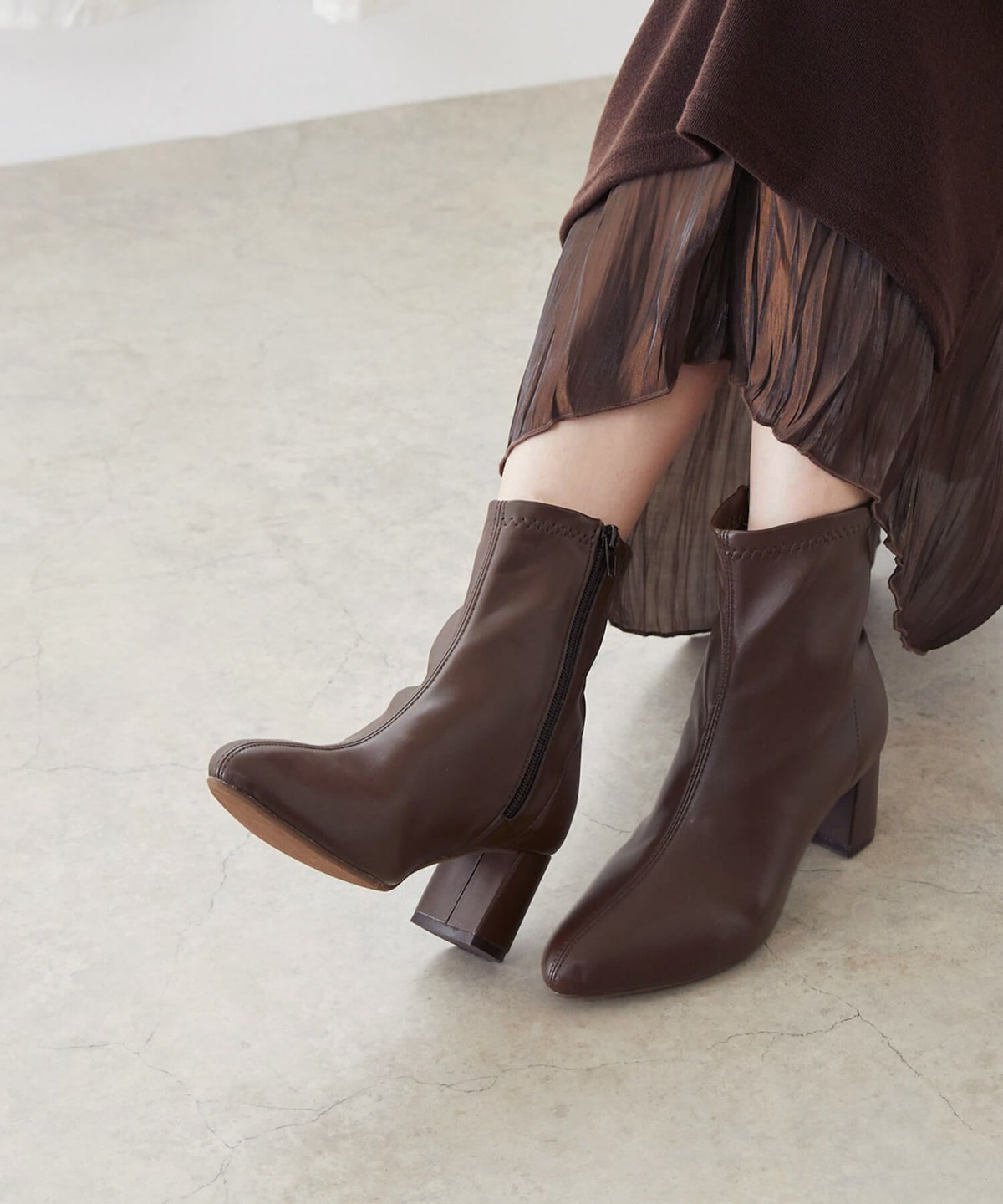 menue (メヌエ) アーモンドトゥ ショートブーツ