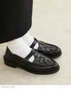 menue (メヌエ) Tストラップローファー