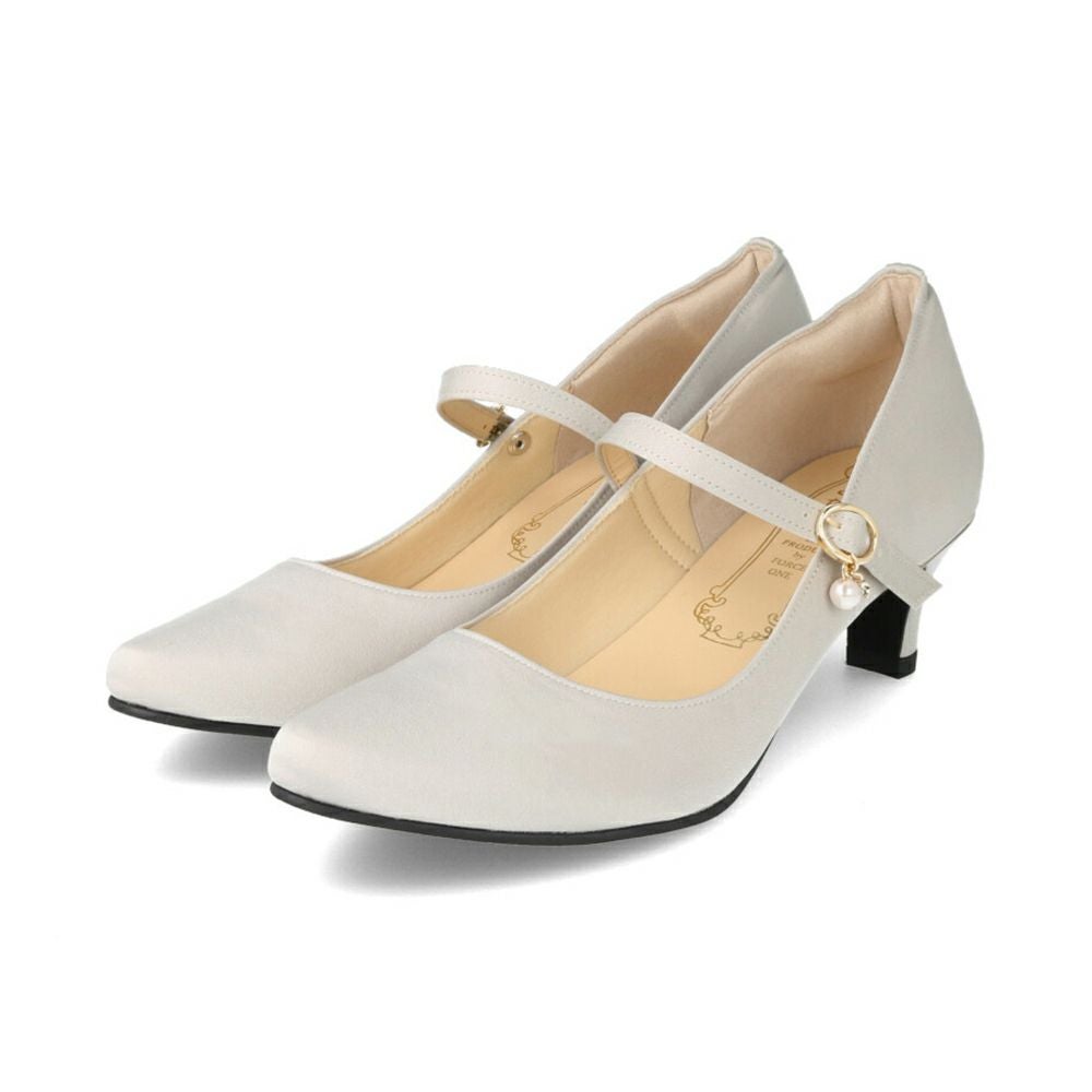 アーモンドトゥ ストラップパンプス