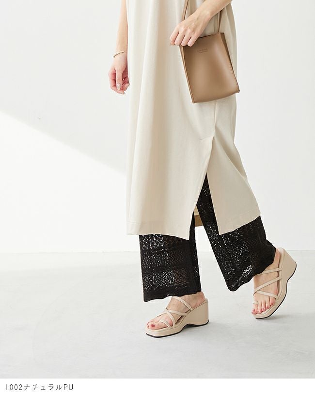 menue (メヌエ) 厚底ナローストラップサンダル