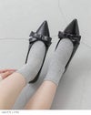 menue (メヌエ) リボンモチーフ ポインテッドトゥ ヒールパンプス