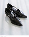 menue (メヌエ) クロスストラップ ポインテッドトゥ ヒールパンプス