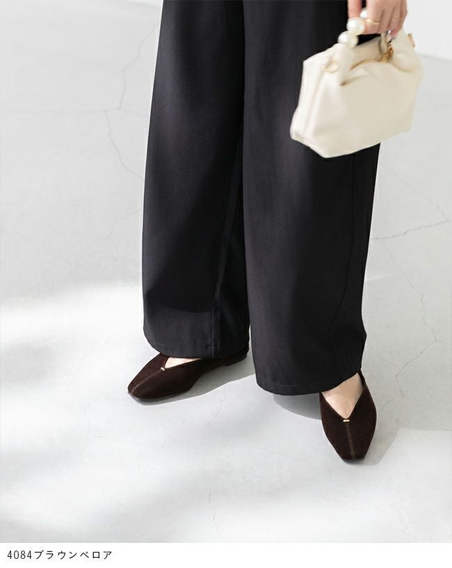 Vカット ゴールドアクセント 極やわパンプス