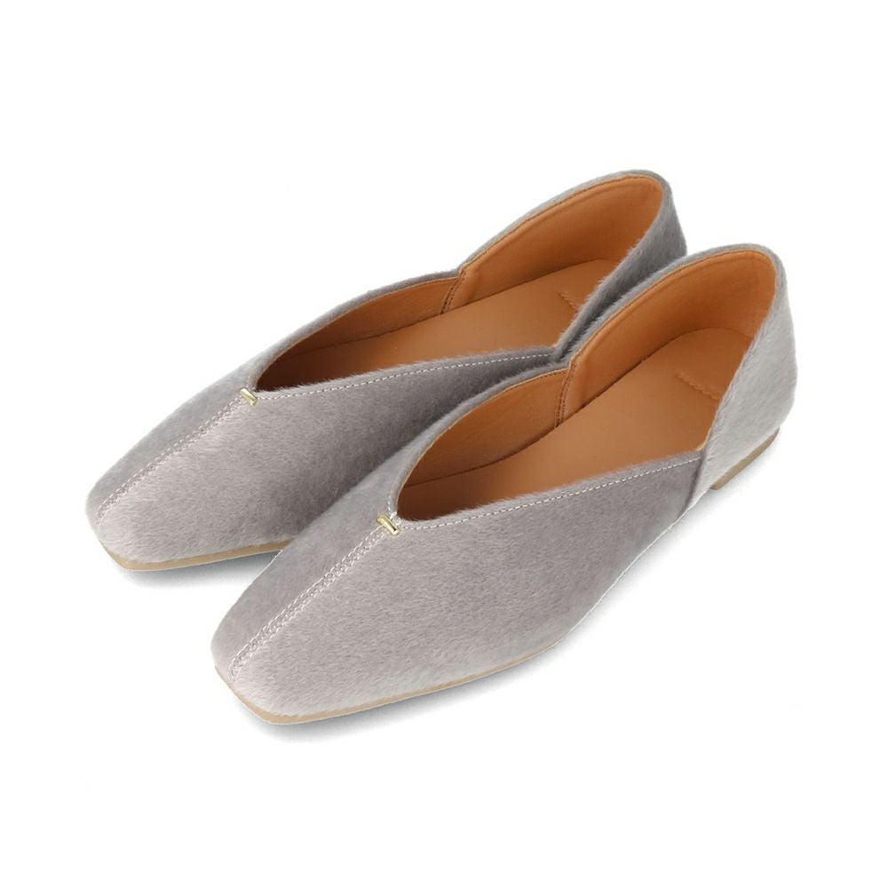 Vカット ゴールドアクセント 極やわパンプス