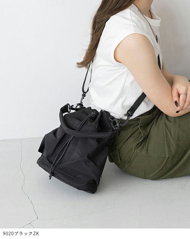 via.j NEWメタル巾着バッグ 新品 CANAL JEAN(キャナルジーン)の「Via j (ヴィアジェイ) NEWメタル巾着